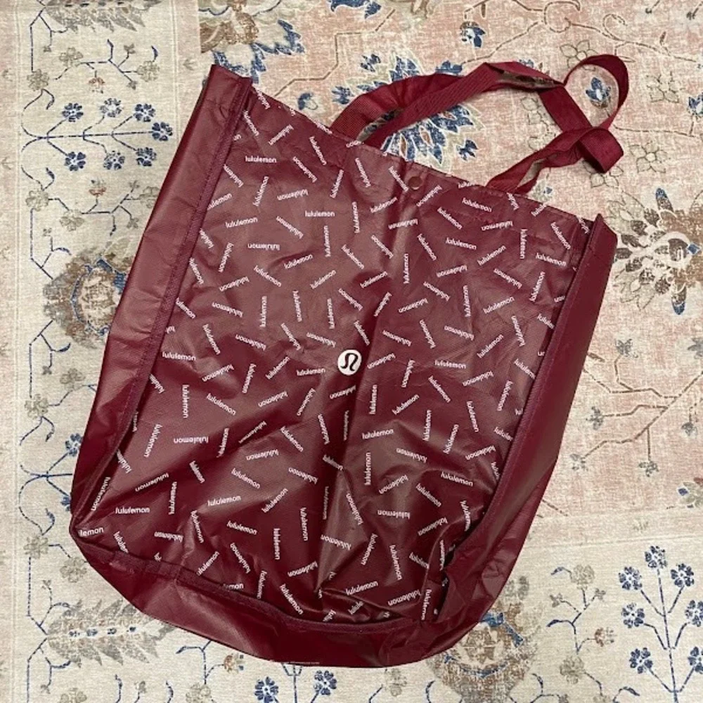 Lululemon Reusable Shopping Tote Bag Burgundy Maroon All Over Logo‎ Script Print